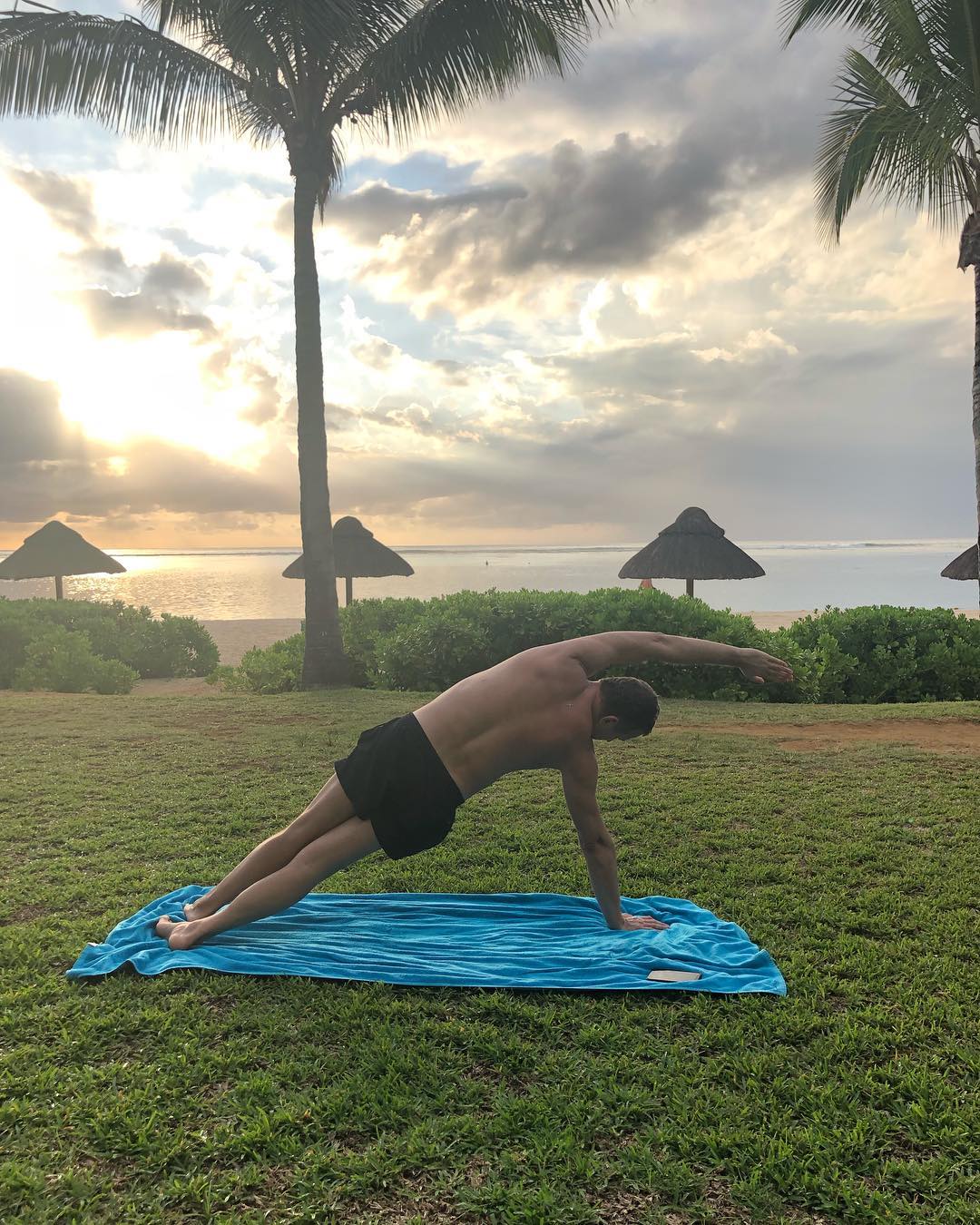 "Выглядит беременной": Осадчая взбудоражила сеть фото с отдыха