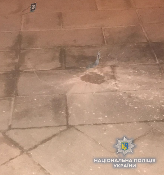 В одном из парков Киева в ходе конфликта произошел взрыв, есть пострадавшие