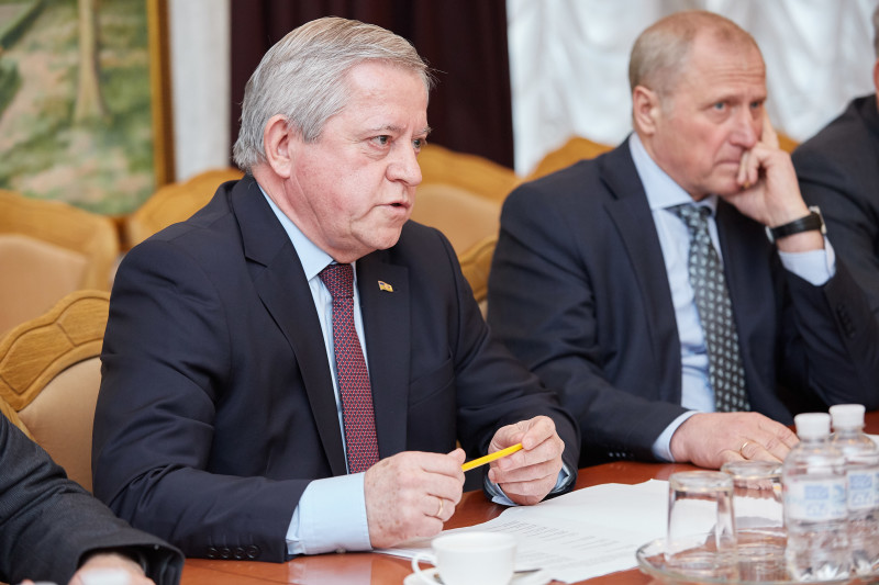 Депутаты &quot;Відродження&quot; обсудили экономическую стратегию с представителями бизнеса