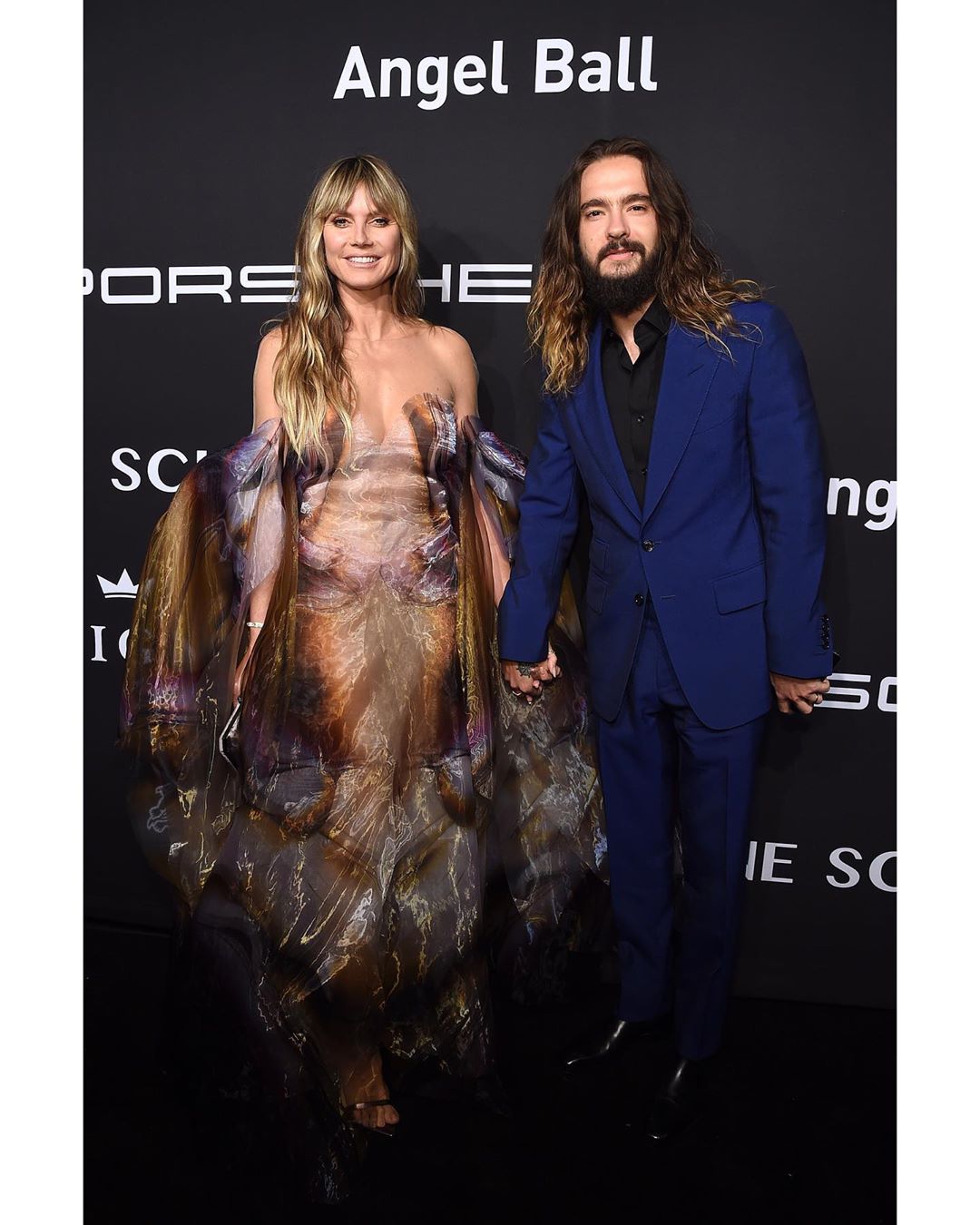 Она совершенна! 46-летняя Хайди Клум восхитила стройной фигурой в "голом" платье