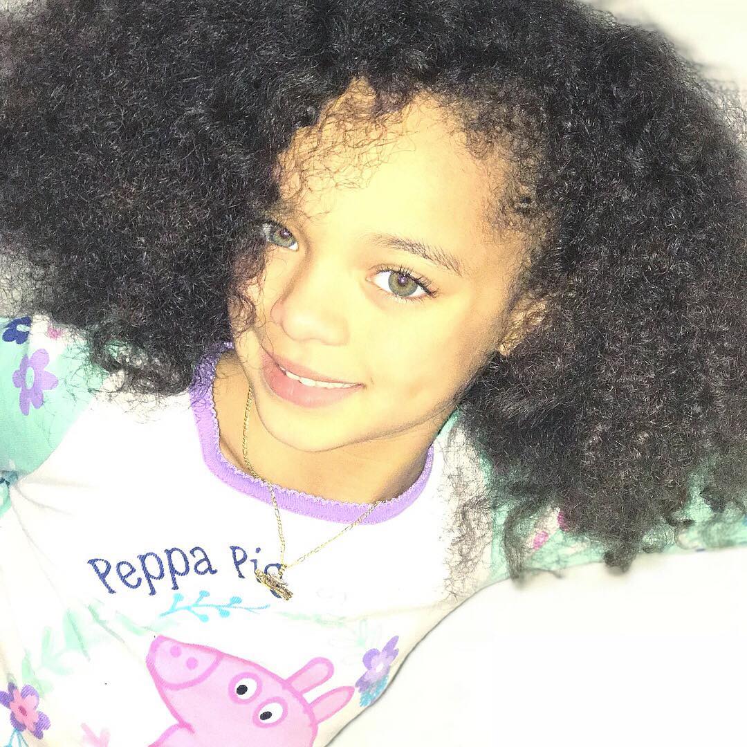 Они идентичны! Рианна показала своего двойника, который уже покоряет сеть