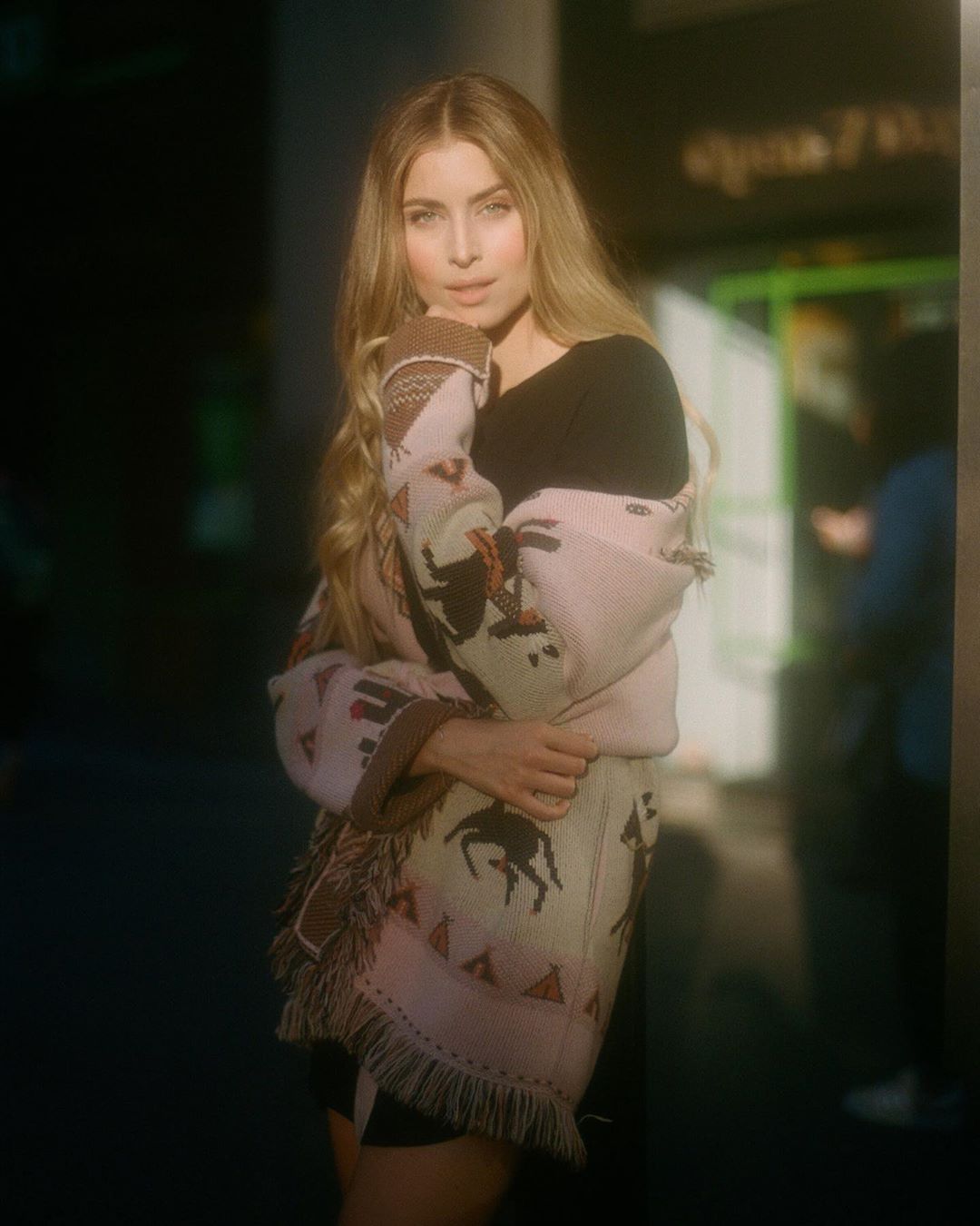 Внучка Софии Ротару заинтриговала таинственным настроением на стильном фото