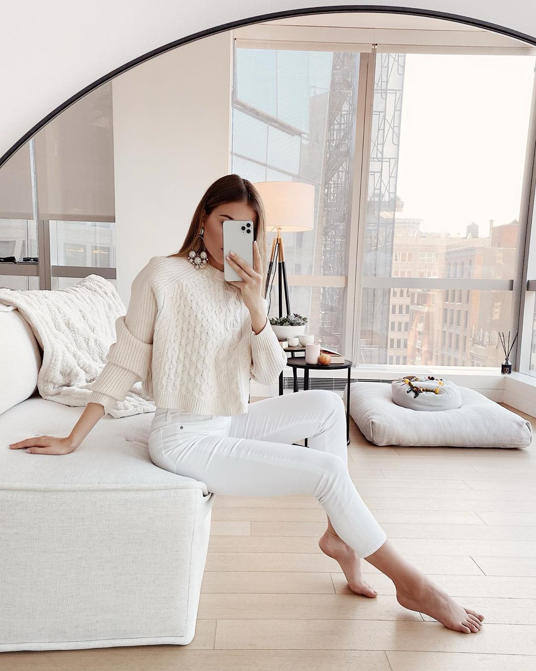 Вся в белом: внучка Софии Ротару поразила стройностью в изысканном образе