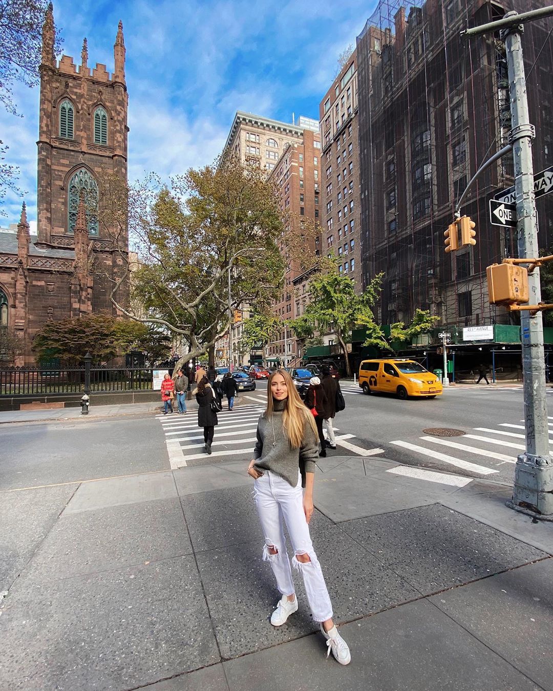 Фото для обложки: внучка Софии Ротару прошлась по Нью-Йорку в &quot;дерзком&quot; образе