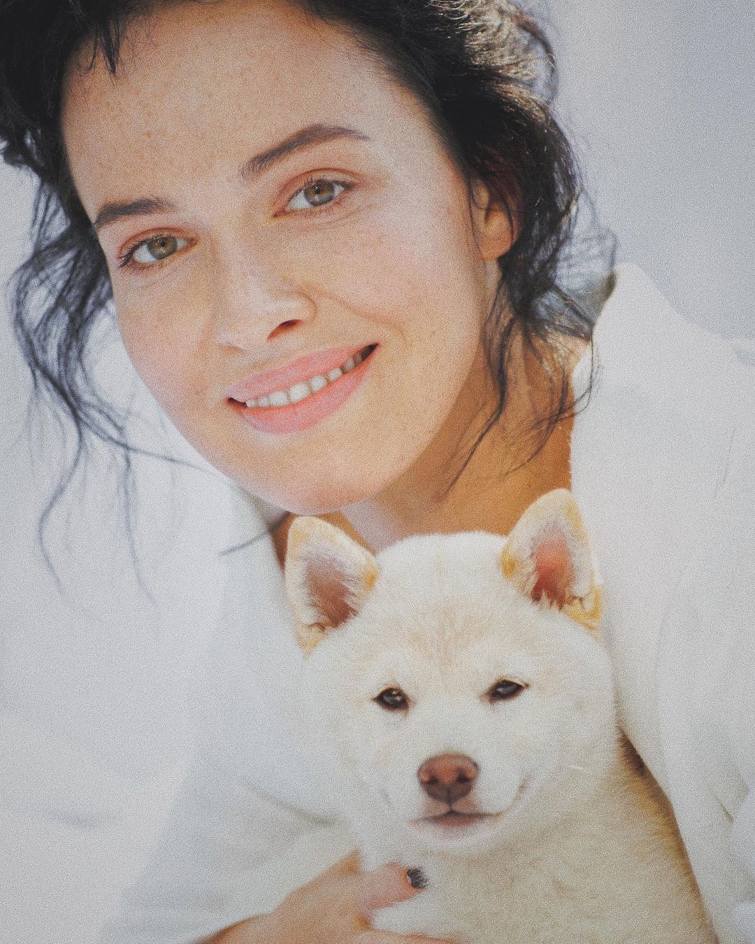 "Чарівна": Даша Астаф'єва заворожила ніжною фотосесією у ліжку