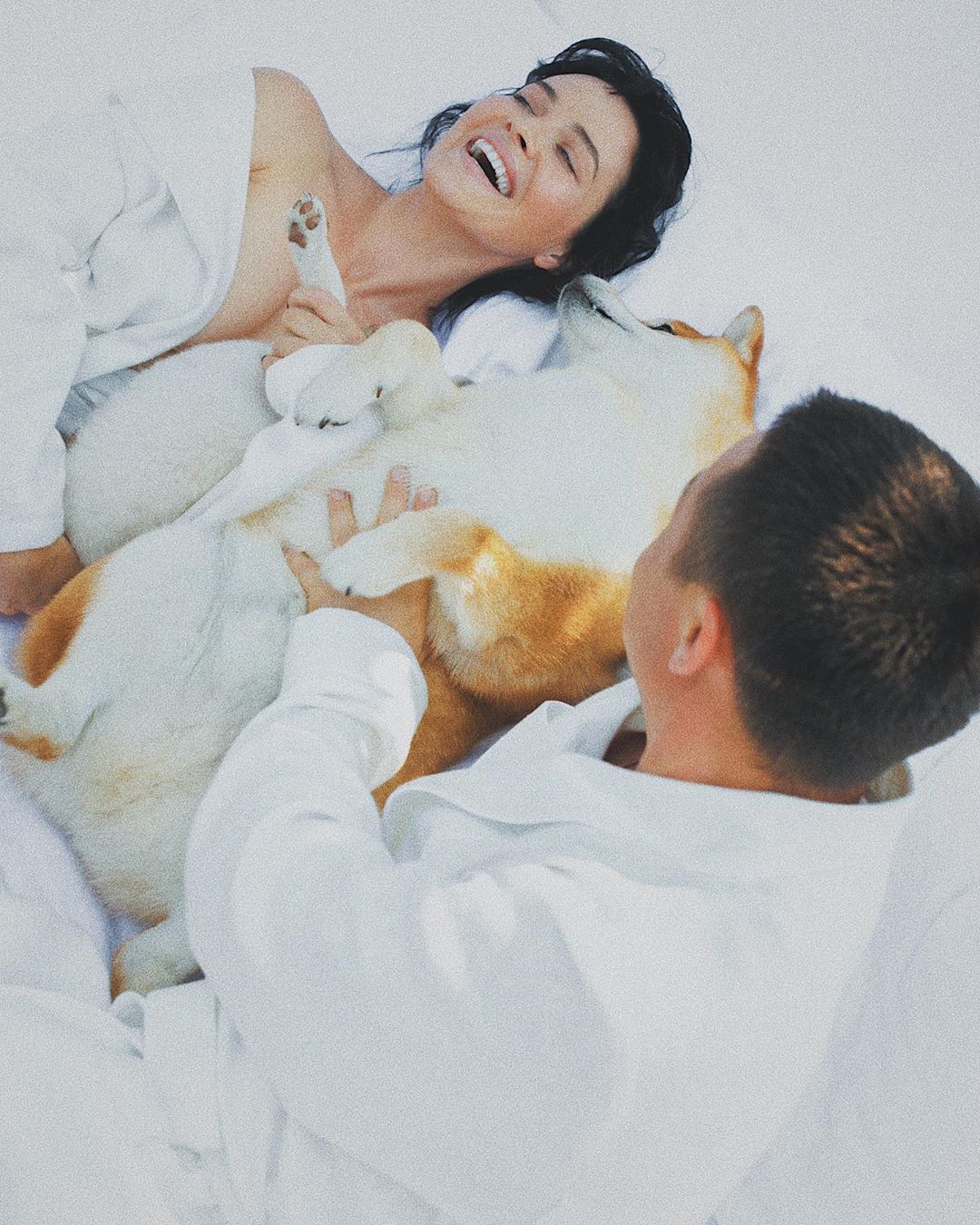 "Чарівна": Даша Астаф'єва заворожила ніжною фотосесією у ліжку