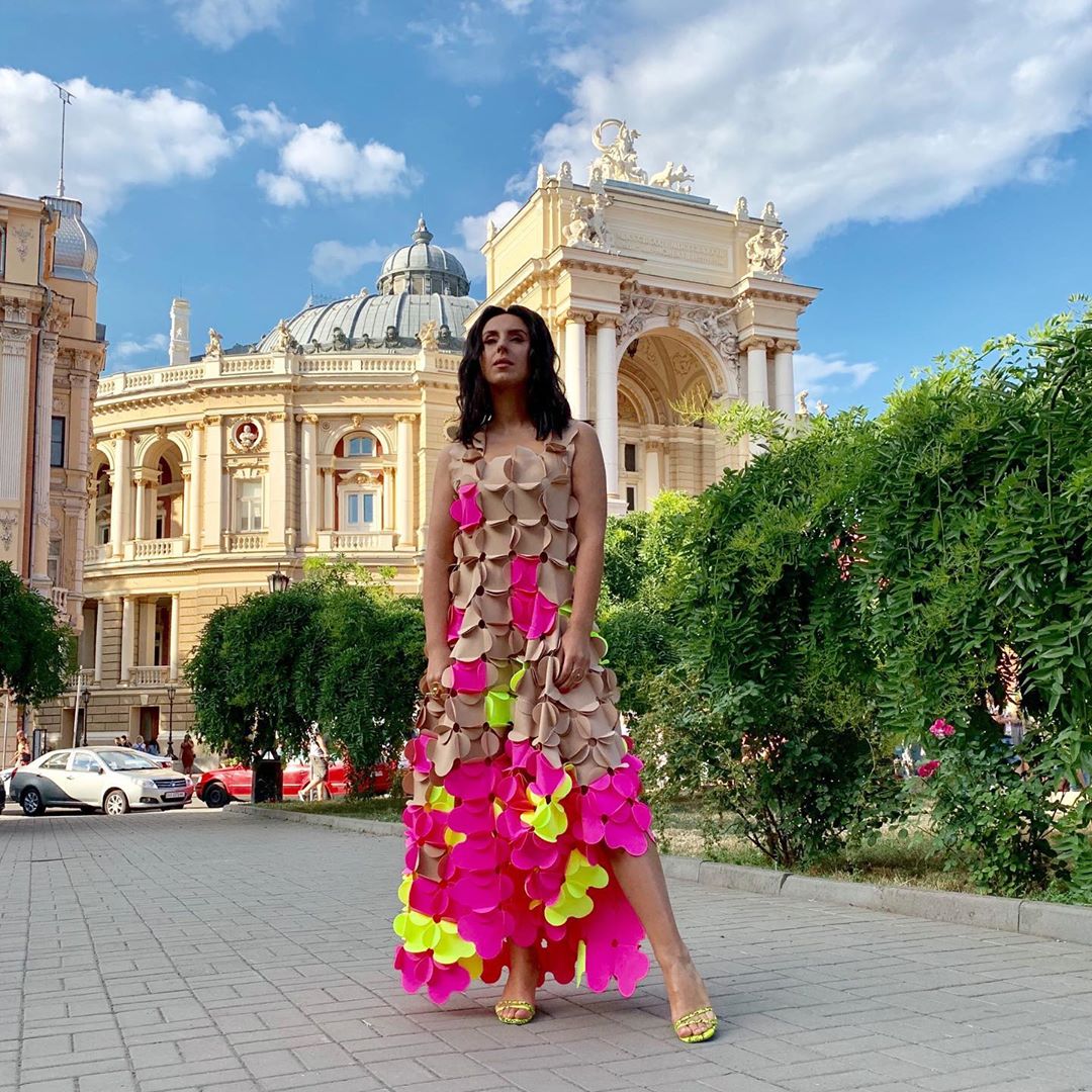 &quot;Найстильніша&quot;: Джамала вразила ефектними нарядами в Одесі