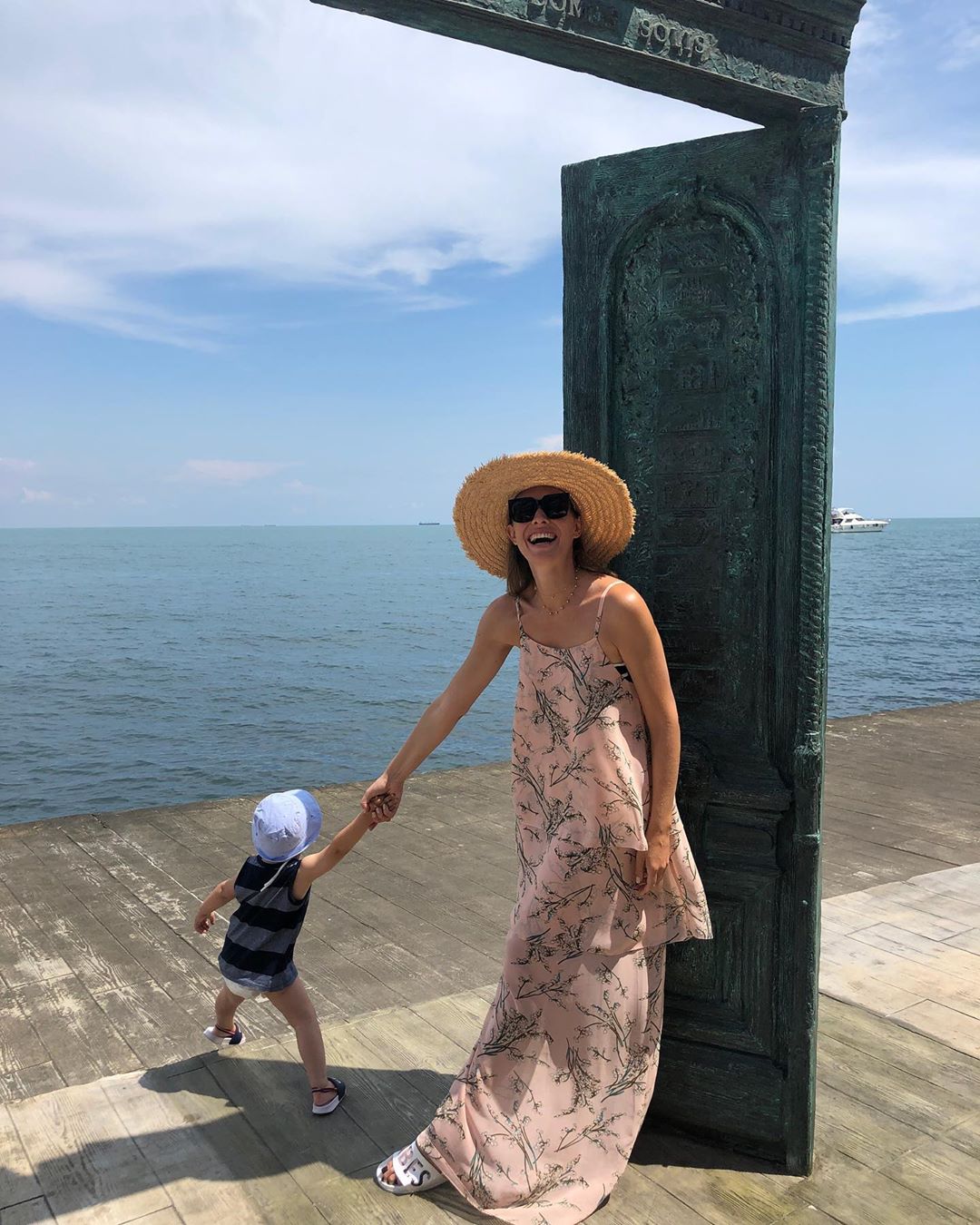 &quot;Фотосессия закончена&quot;: стильная Осадчая очаровала милым фото с сыном