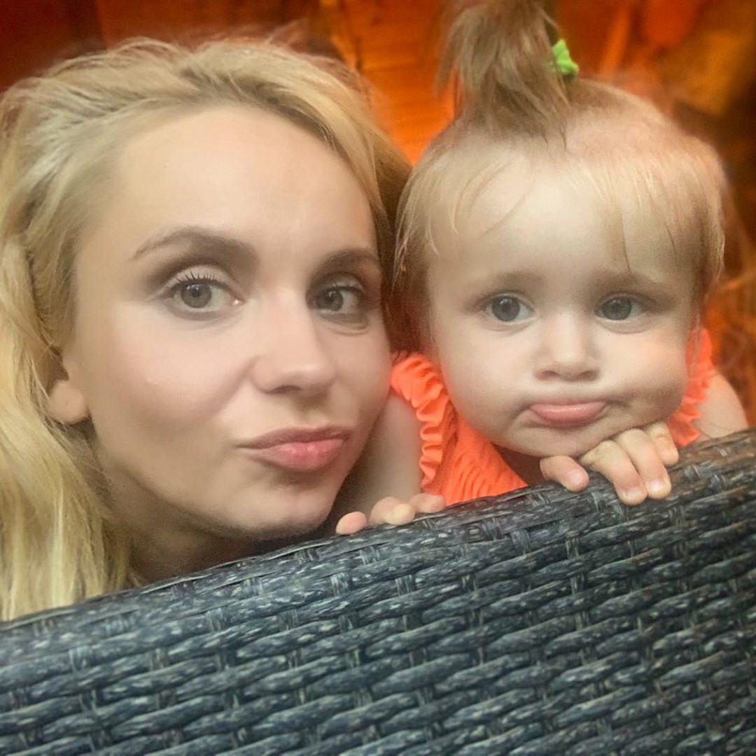 "Младшая — вылитая мама": Лилия Ребрик умилила фото с мужем и детьми