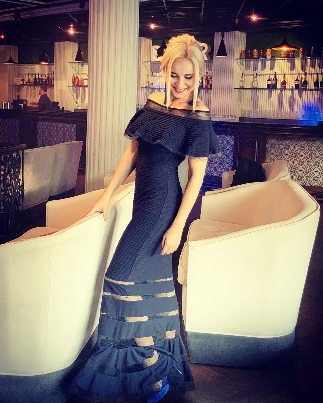 Сама елегантність: Лілія Ребрик підкорила ефектним образом в шикарній сукні