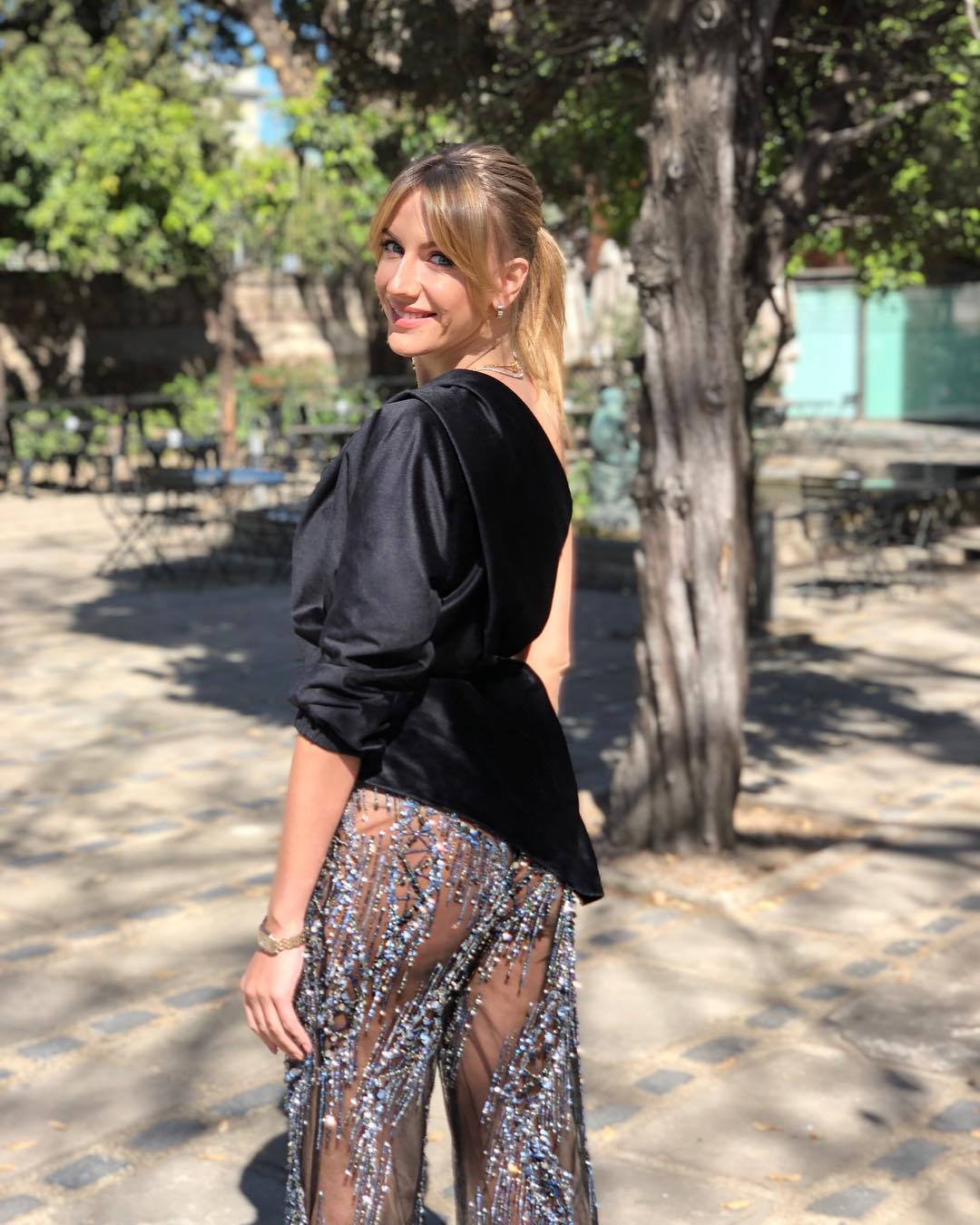 "Попа вогонь": Леся Нікітюк розбурхала зухвалим образом в прозорих штанах