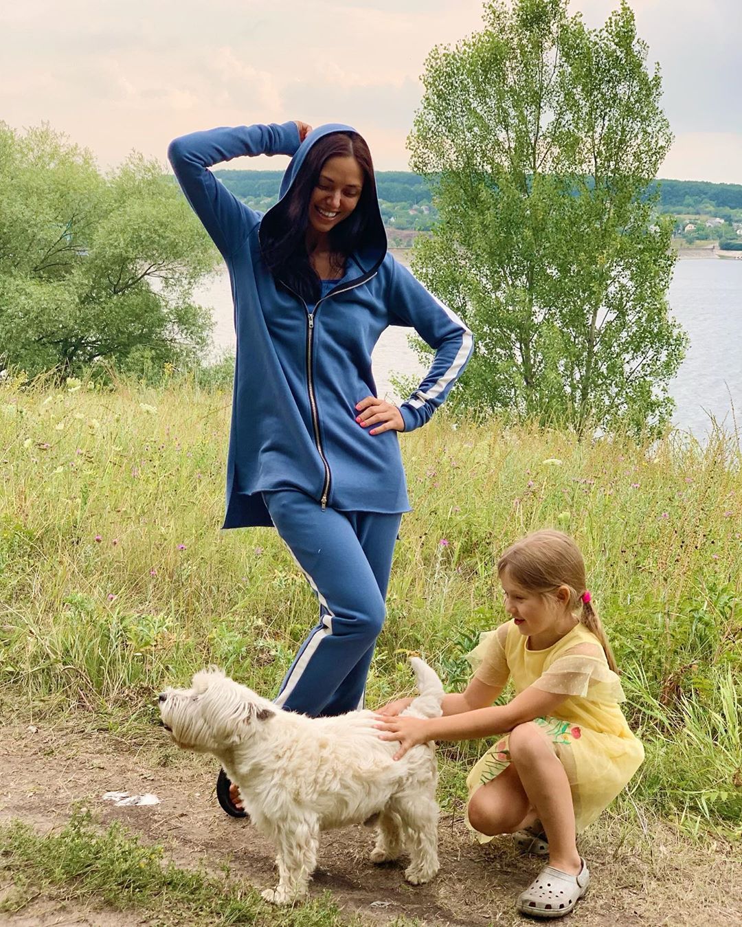 Вика из НеАнгелов показала свои &quot;дачные будни&quot; на красочных фото