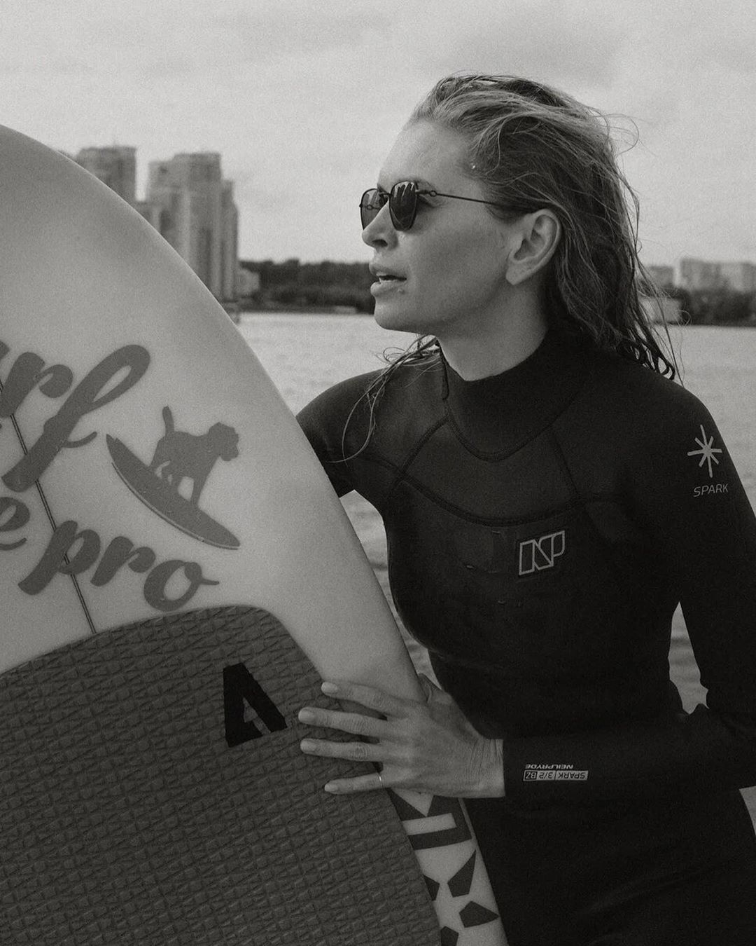 &quot;Відчуття непередавані&quot;: смілива Віра Брежнєва вперше встала на вейксерф