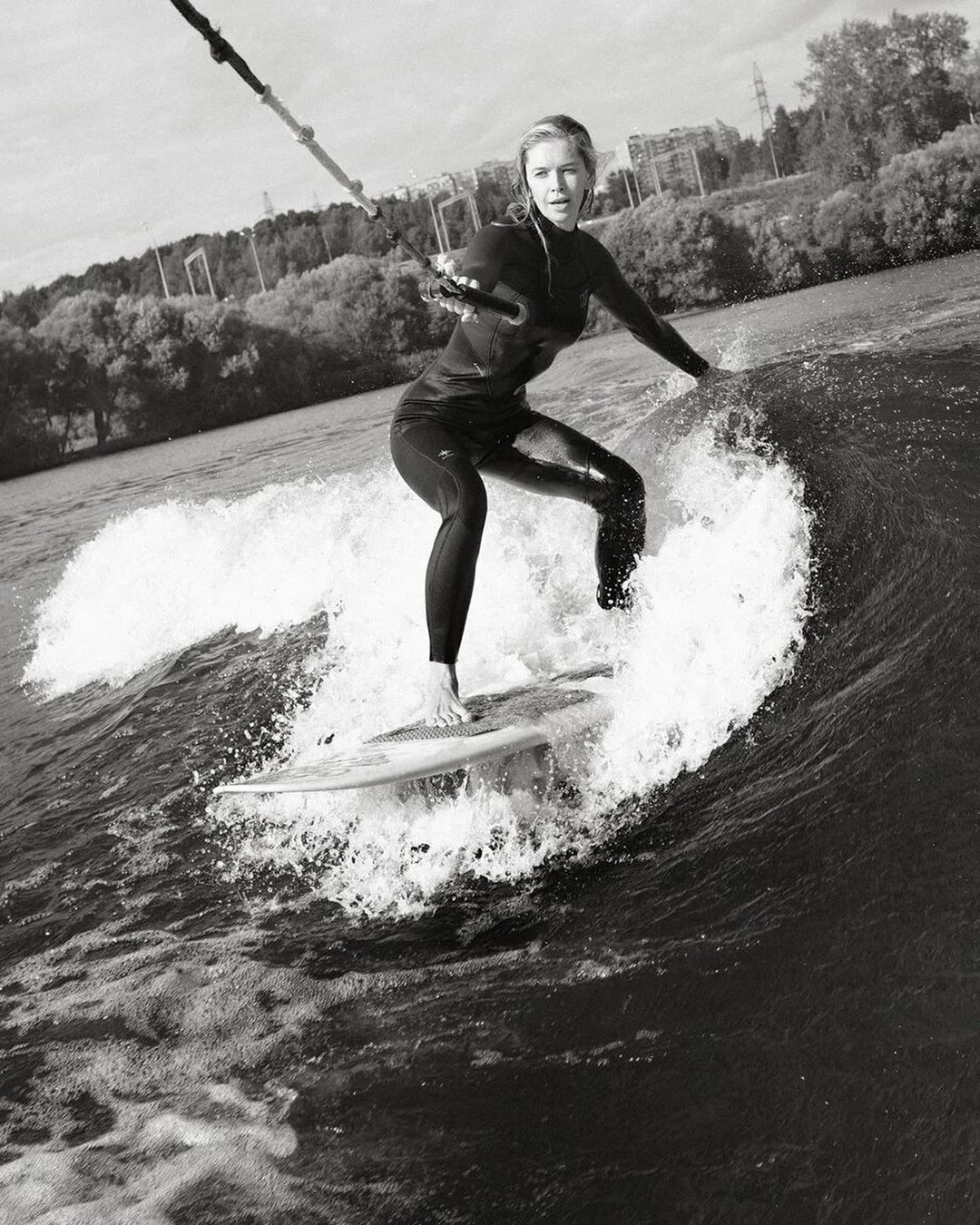 &quot;Відчуття непередавані&quot;: смілива Віра Брежнєва вперше встала на вейксерф
