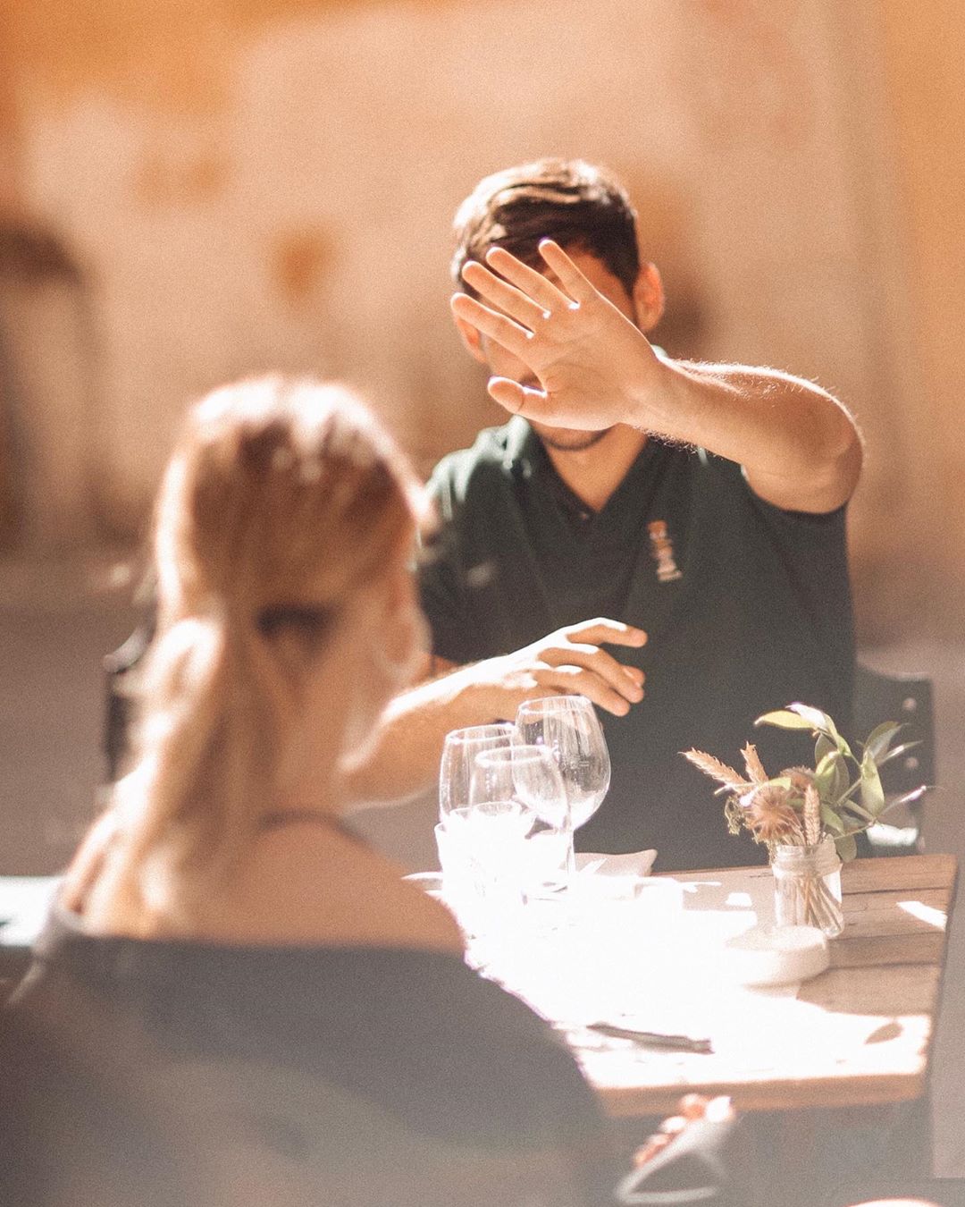 "Як зірки Голлівуду": Холостяк 9 розчулив мережу ніжними фото з коханою з Риму