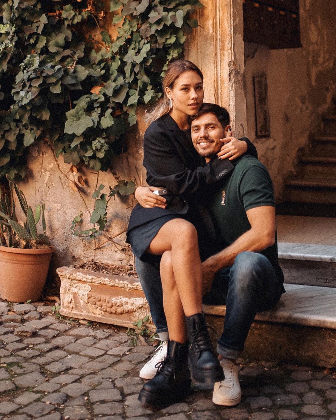 "Як зірки Голлівуду": Холостяк 9 розчулив мережу ніжними фото з коханою з Риму