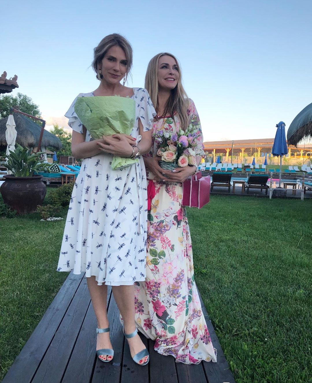 "Как сестры": Ольга Сумская зачаровала сеть фото с красавицей дочерью