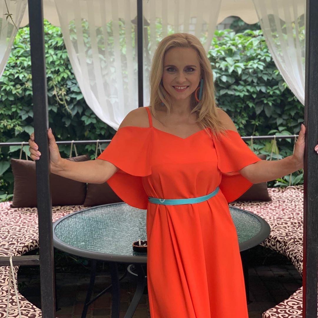 Глаз не отвести: очаровательная Лилия Ребрик покорила ярким летним образом