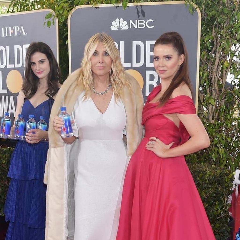 "Дівчина-мем" з Золотого глобуса отримала несподівану пропозицію: всі деталі