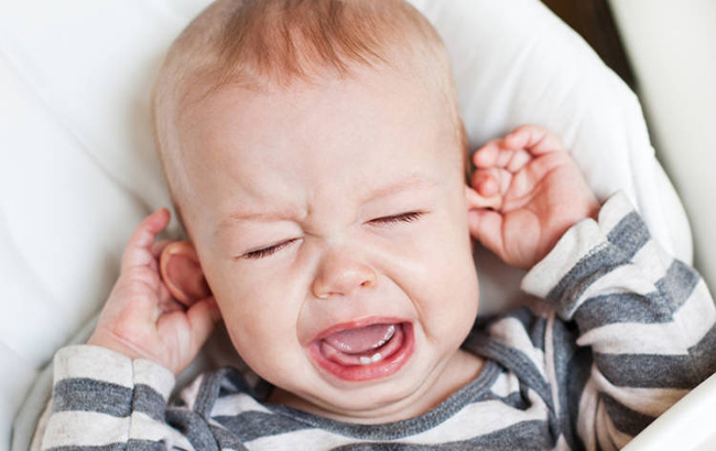 Комаровський попередив про небезпечний компонент дитячих кремів