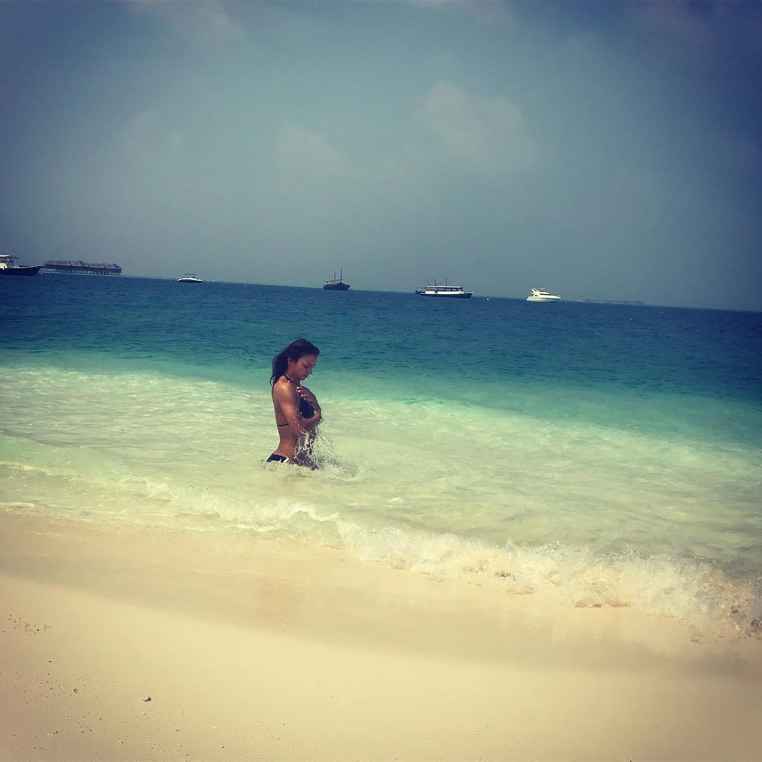 Победительница Танцев со звездами восхитила горячими фото с отдыха на Мальдивах