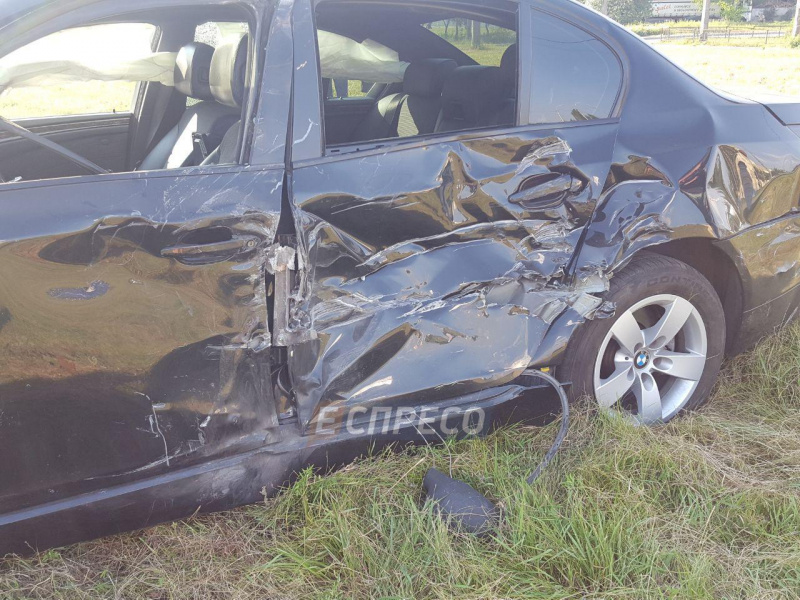 У Києві зіткнулися сім автомобілів, постраждала дитина