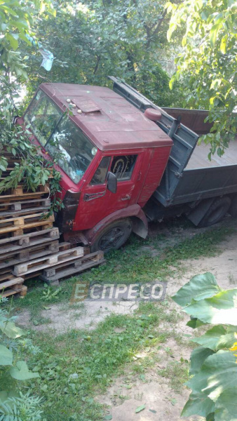 У Києві зіткнулися сім автомобілів, постраждала дитина