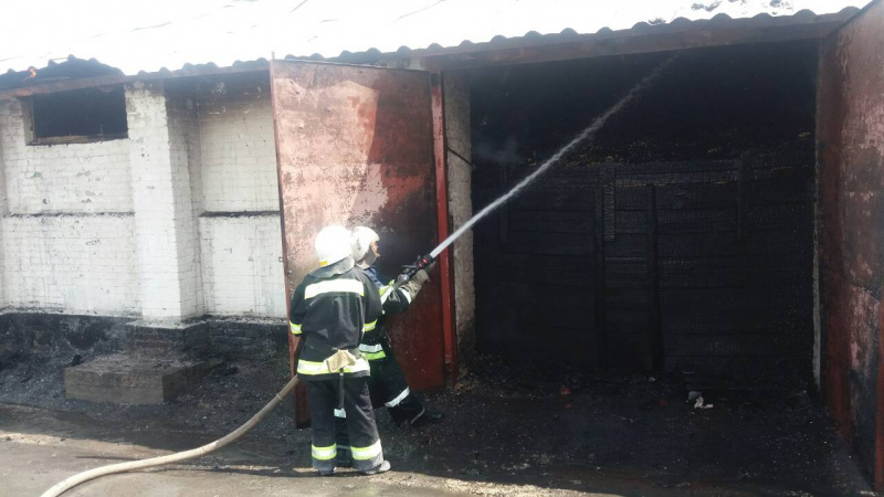 У Вінницькій області горить зерносховище