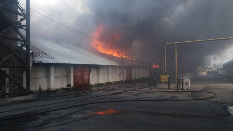 У Вінницькій області горить зерносховище