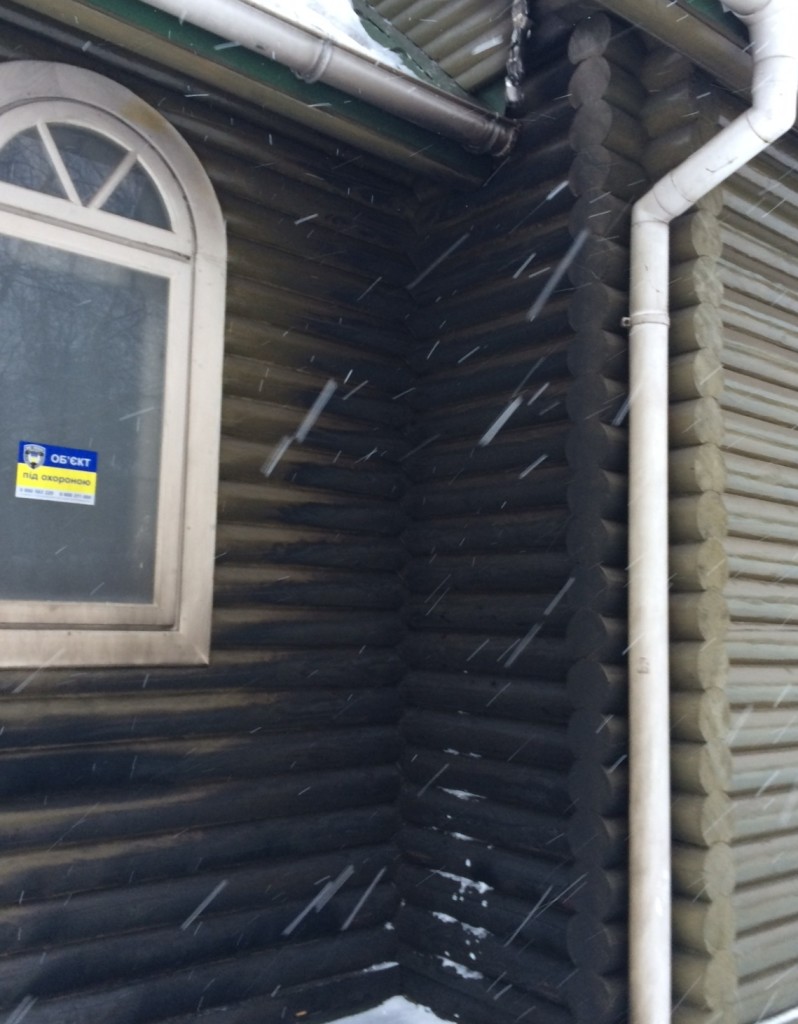 У Києві невідомі закидали &quot;коктейлями Молотова&quot; храм УПЦ МП