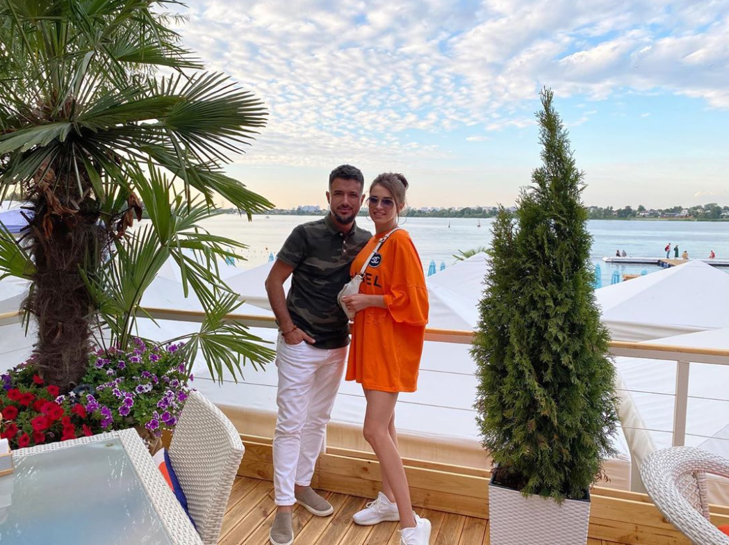 Бывший муж Ани Лорак похвастался новой девушкой: фото