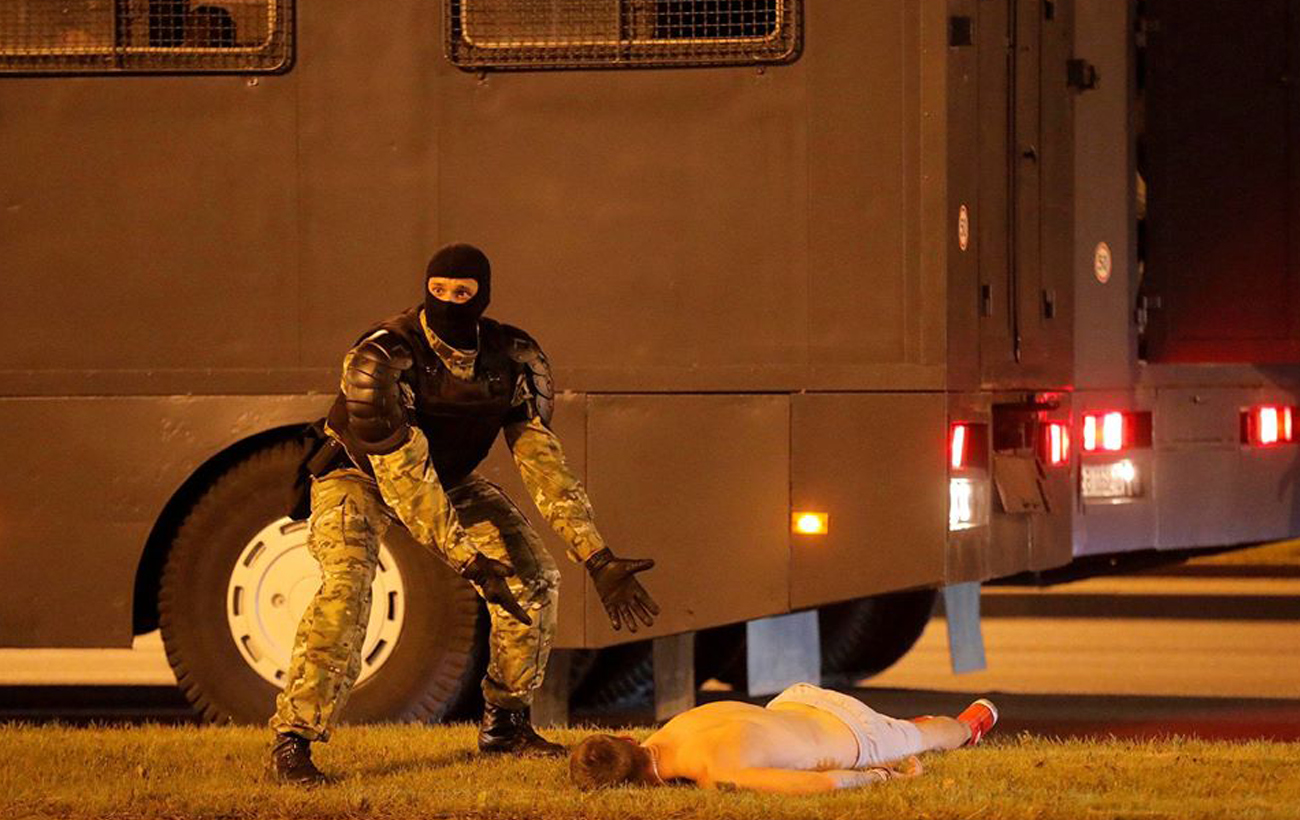 Сьогодні річниця початку &quot;біло-червоно-білих&quot; протестів в Білорусі: що про них відомо