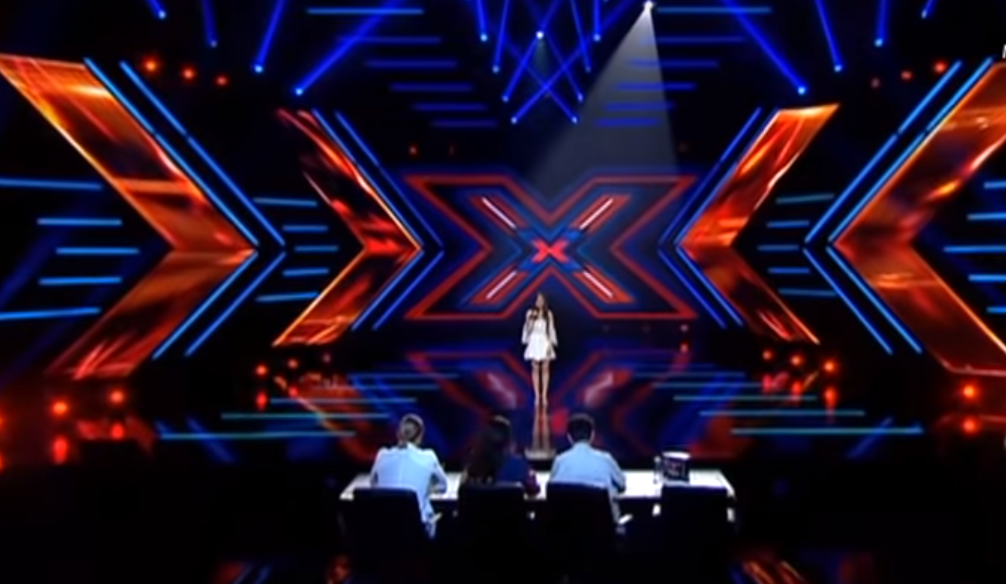 Х-фактор 9: жена украинского популярного исполнителя восхитила публику красотой