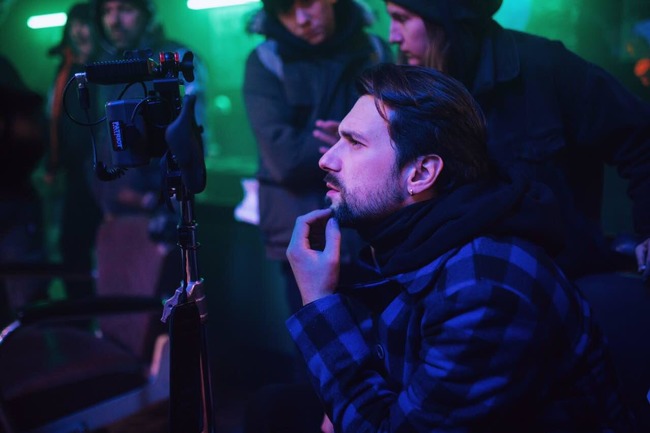 "Песня про лицо": как снимался новый дерзкий клип группы "Время и Стекло"