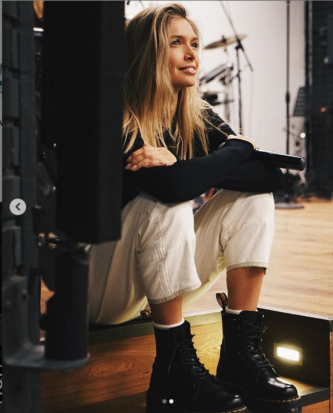 "Глаза горят": стильная Вера Брежнева сделала неожиданное признание