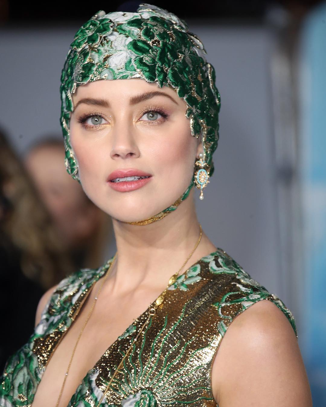 Эмбер Херд поразила экстравагантным нарядом на премьере "Аквамена"