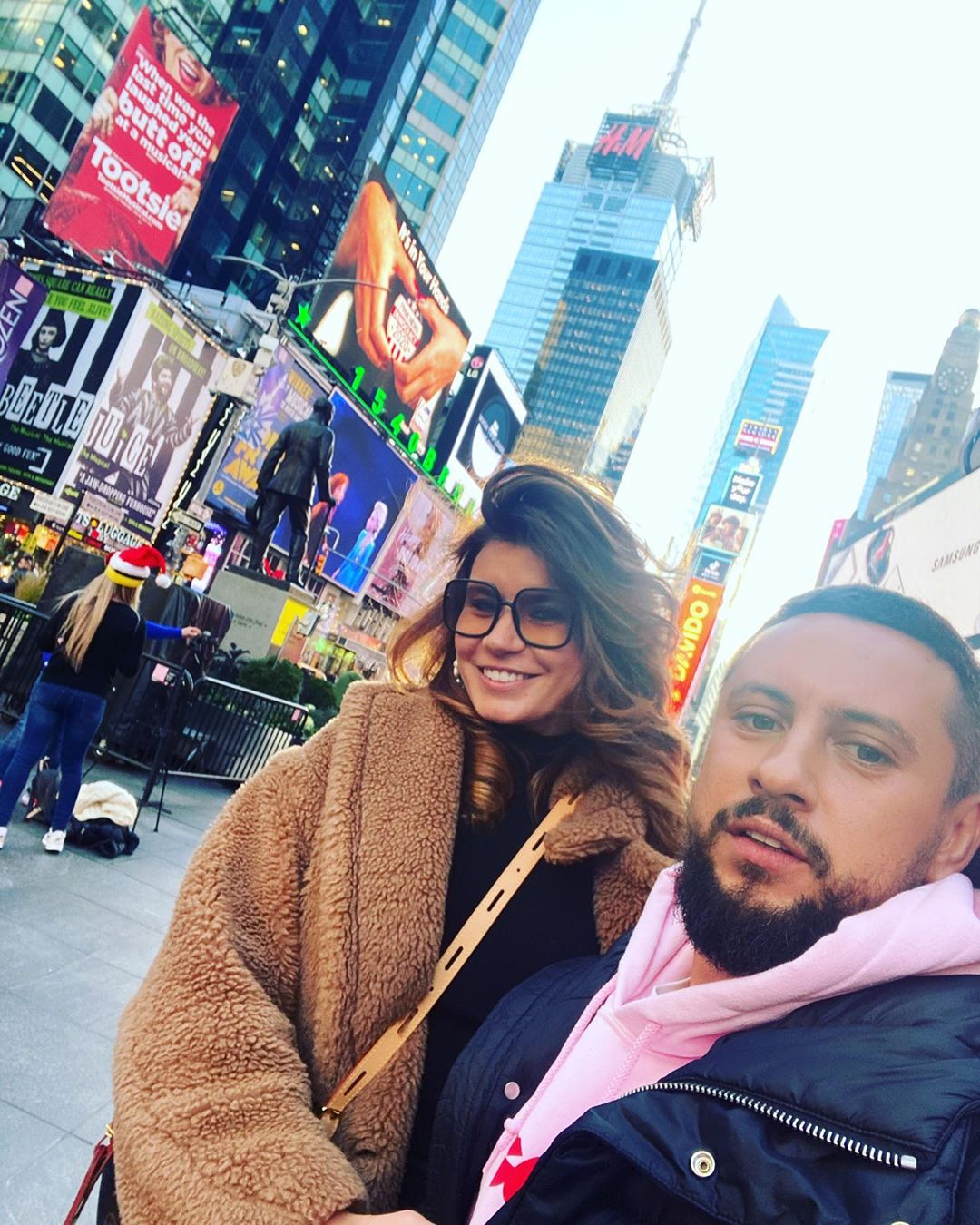 "Такие искренние": жена MONATIK'а умилила счастливым фото с мужем из США