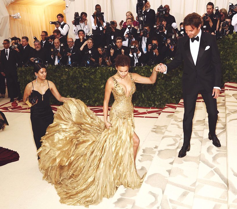 Нельзя быть красивой такой: Ирина Шейк восхитила чувственным фото в нижнем белье