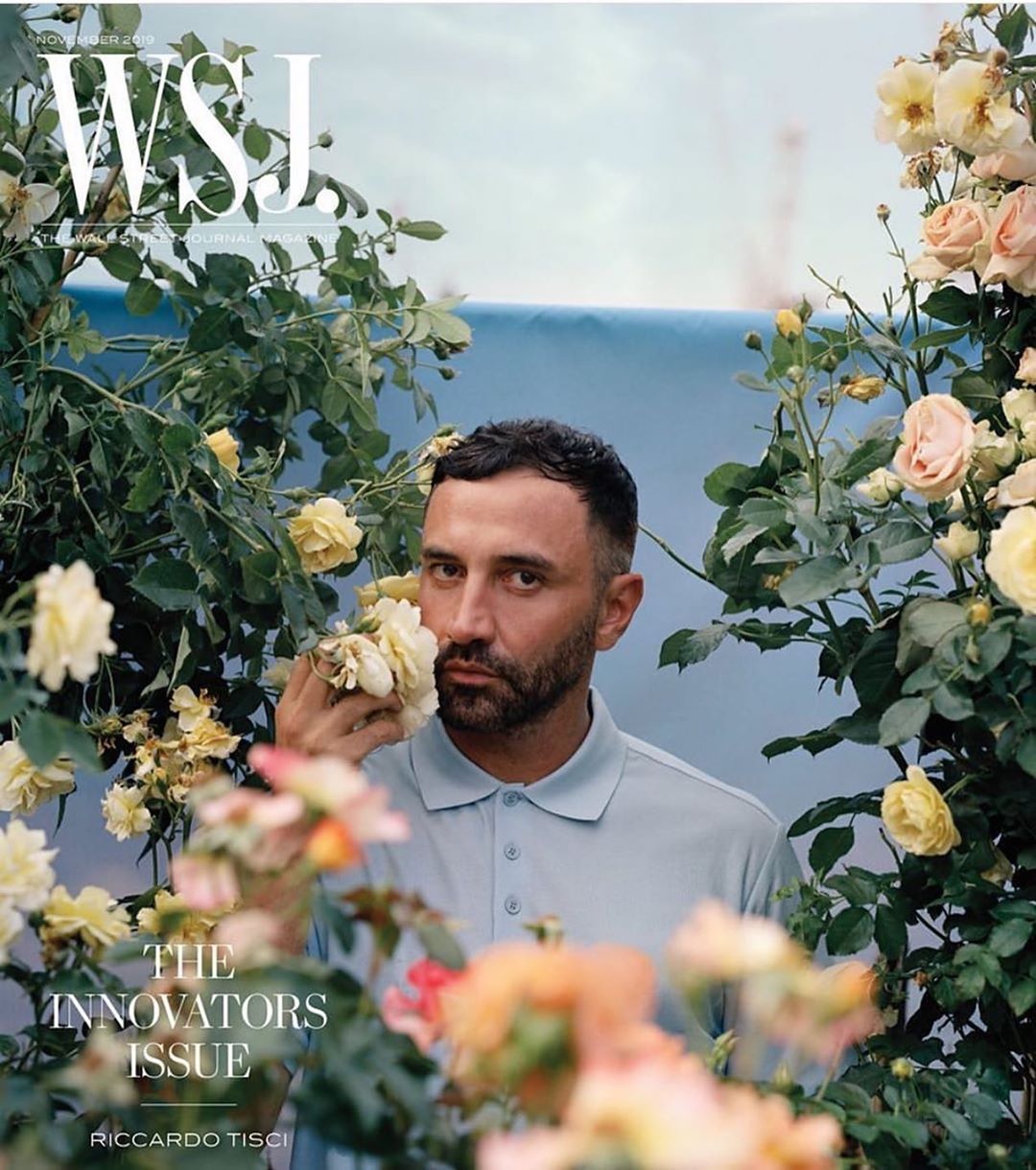 Икона стиля: Ирина Шейк демонстрирует идеальную фигуру в бежевом total look от Burberry