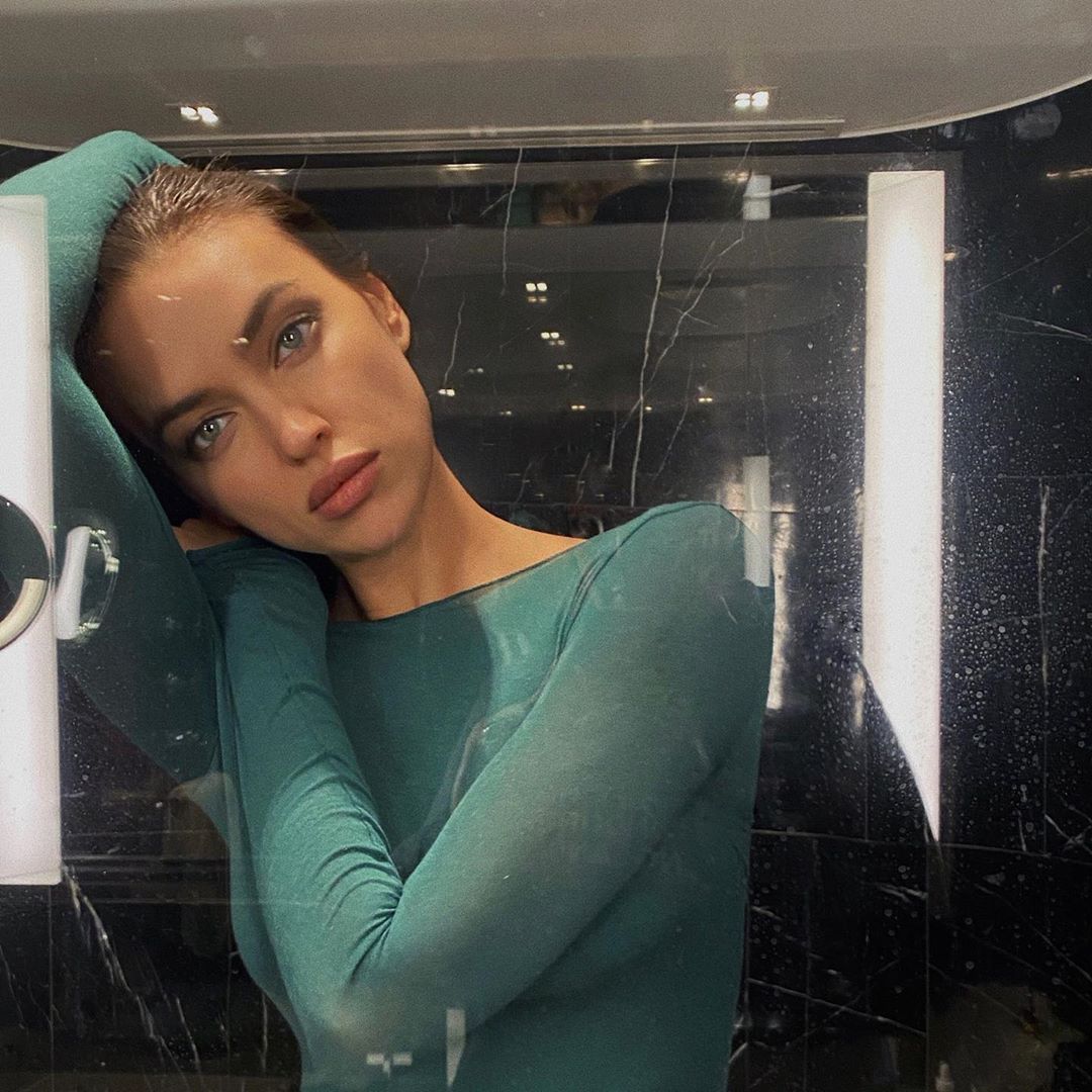 Больше, чем друзья? Ирина Шейк показала романтическое фото со своим агентом