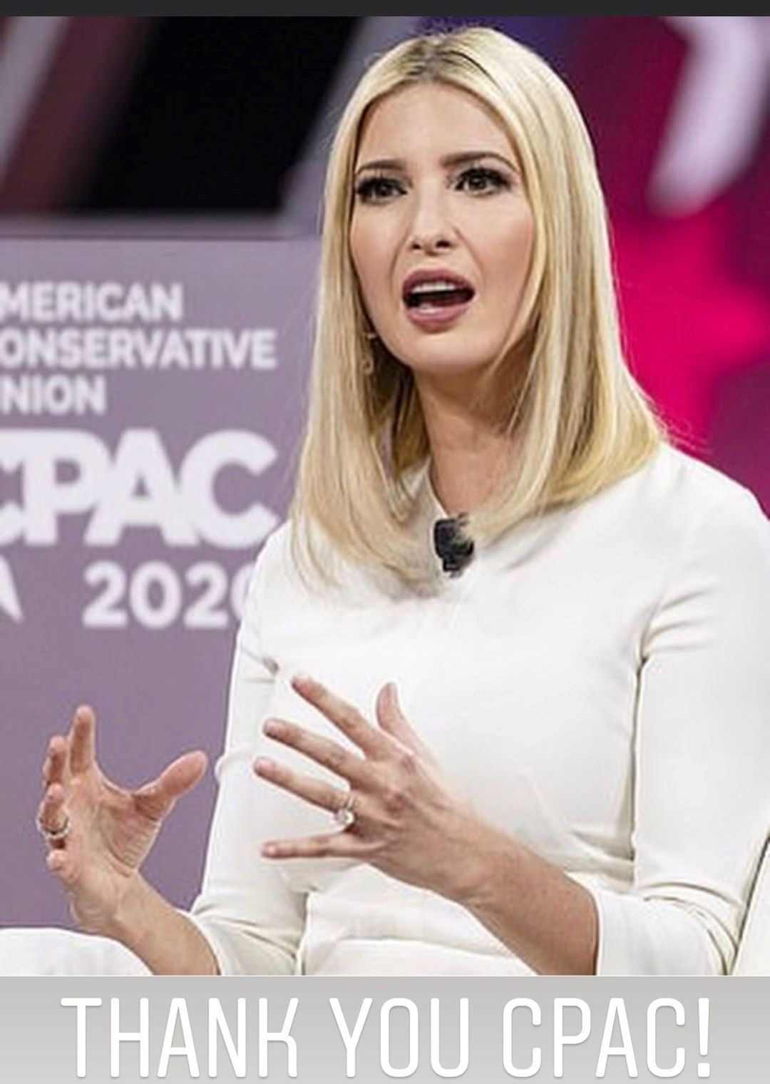 Іванка Трамп в сукні за $2040 і золотих човниках ефектно виділила форми