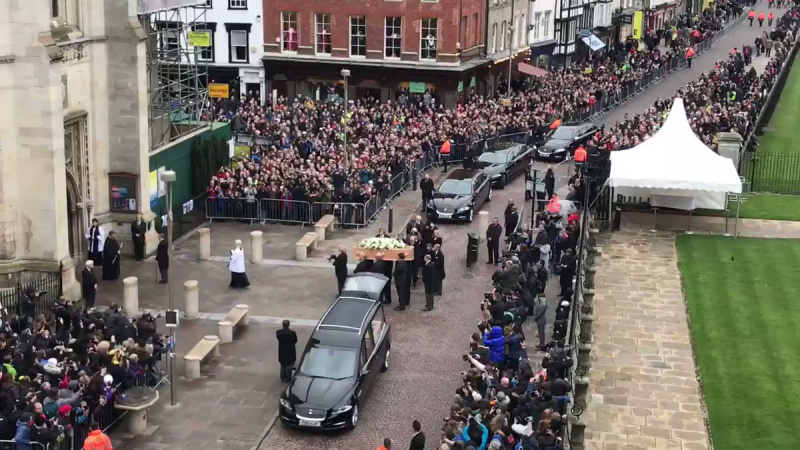 В Кембридже простились со Стивеном Хокингом