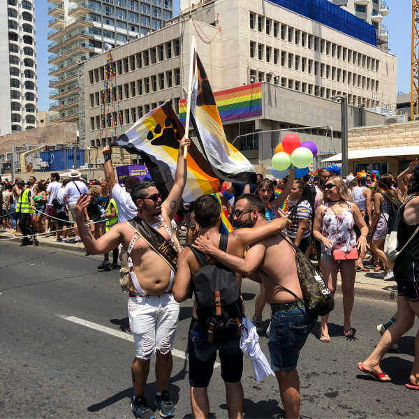 У Тель-Авіві відбувся масштабний гей-парад: як це було (фото, відео)