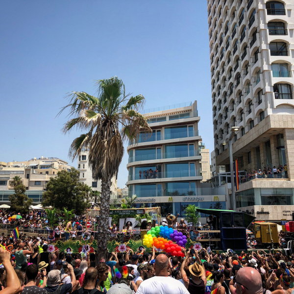 У Тель-Авіві відбувся масштабний гей-парад: як це було (фото, відео)