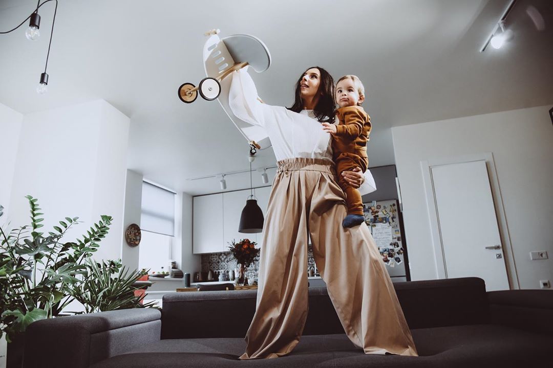 Джамала рассказала, как ей удается совмещать карьеру и материнство