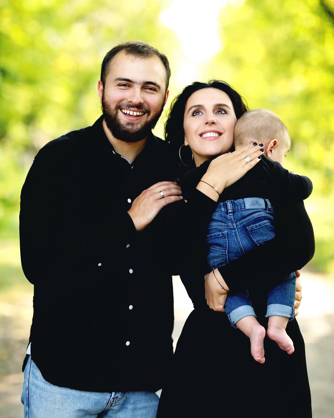 Джамала з чоловіком Бекіром і сином Еміром