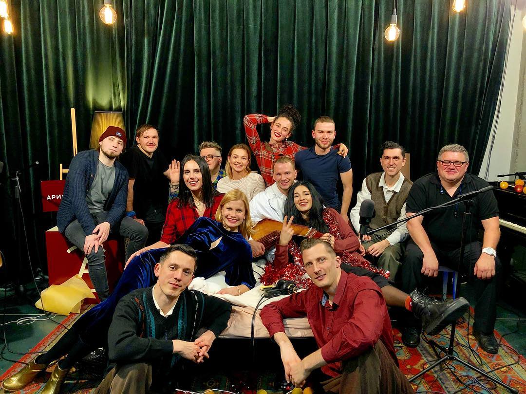 Джамала привітала українців зі святами відомої різдвяною піснею