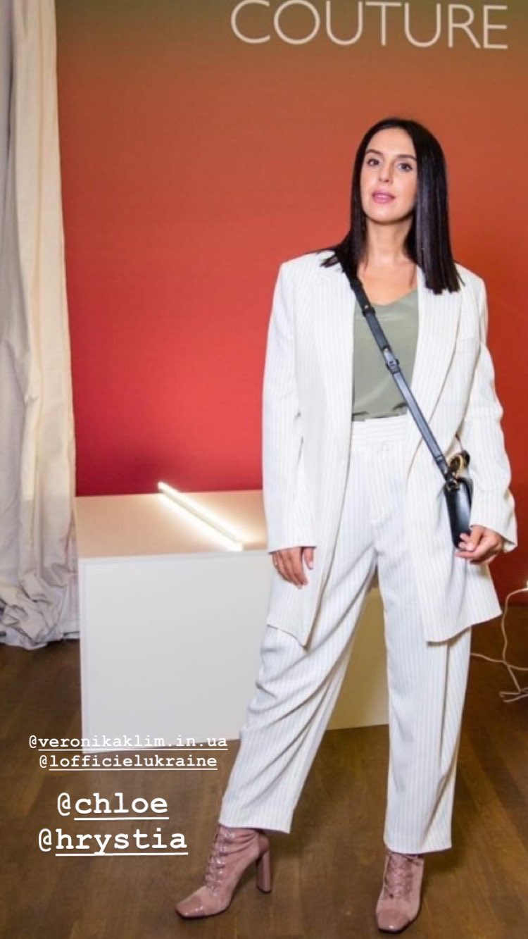 Утонченная элегантность: Джамала показала трендовый оверсайз-образ от Chloé