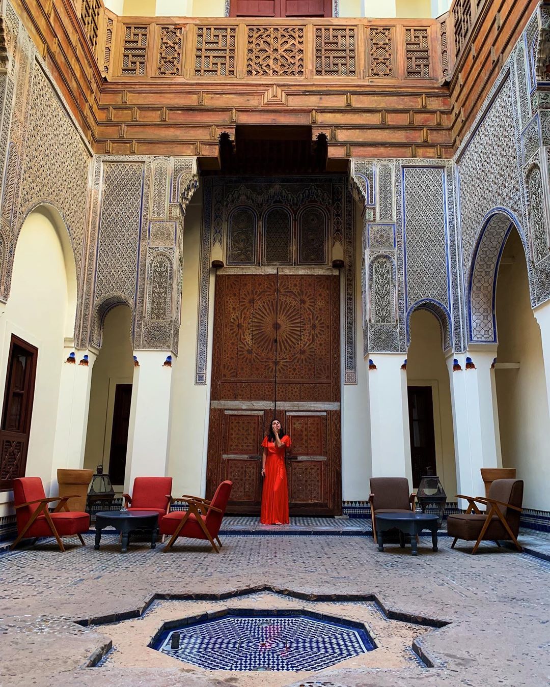 Цветок пустыни: Джамала в алом платье свела дыхание красотами Марокко