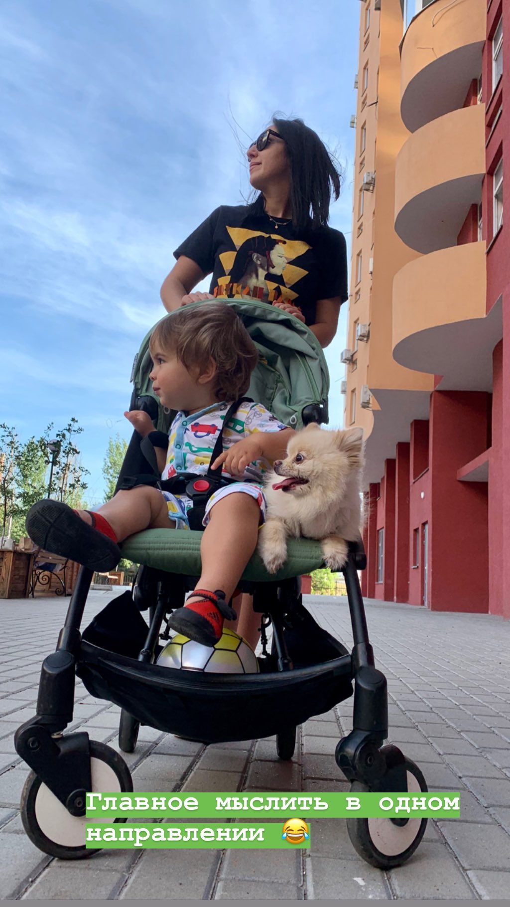 Неразлучны: Джамала показала "лучшего друга" сыночка Эмира-Рахмана во время семейной прогулки